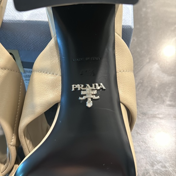 Prada Donna Nappa Leather Quilted 65mm Heels. Deserto color w/ box Size 41.5. - Picture 10 of 14